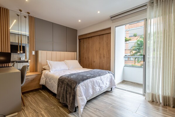 3 bedrooms, desk, iron/ironing board, free WiFi