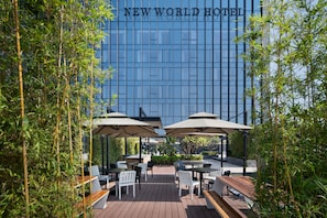 Bar auf der Dachterrasse