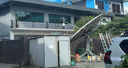 Studio Sleeps 2 with Free Parking