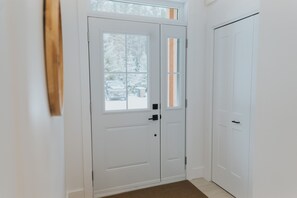 Interior - Chalet en Forêt Avec spa et Foyer Extérieur (Amherst)