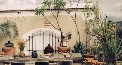 CASA DE ELLA