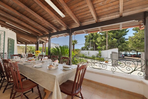 Outdoor dining
