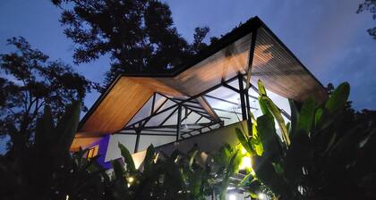 Escondido: Huge House, Pool, AC, TV, Game Room, Kitchen, WiFi, Near Beach