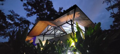 Escondido: Huge House, Pool, AC, TV, Game Room, Kitchen, WiFi, Near Beach