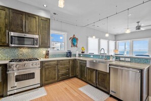 Fridge, microwave, oven, stovetop - North Star | Ocean Views + Rooftop! (Carolina Beach)