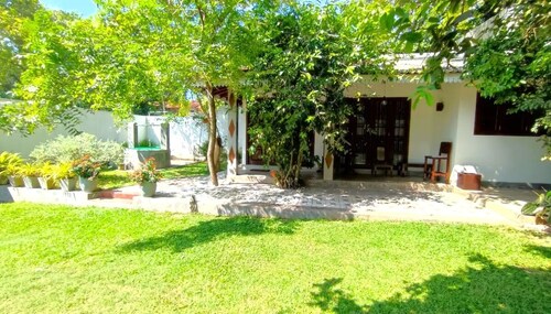 Calm House - Nature inspired private stay Mirissa