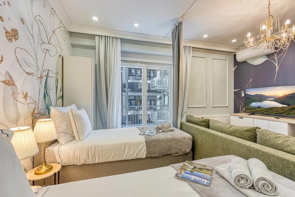 Laptop workspace, free WiFi, bed sheets