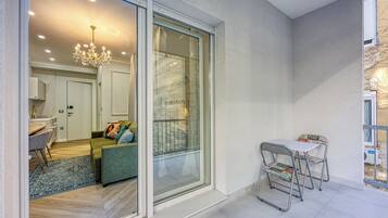 Studio dành cho gia đình, ban công (Boutique Downtown Studio with Balcony) | Ban công