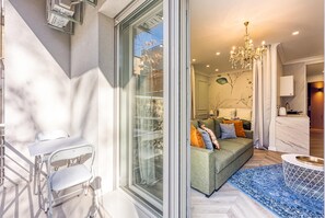 Interior - Boutique Downtown Studio with Balcony 1 (Zagreb)