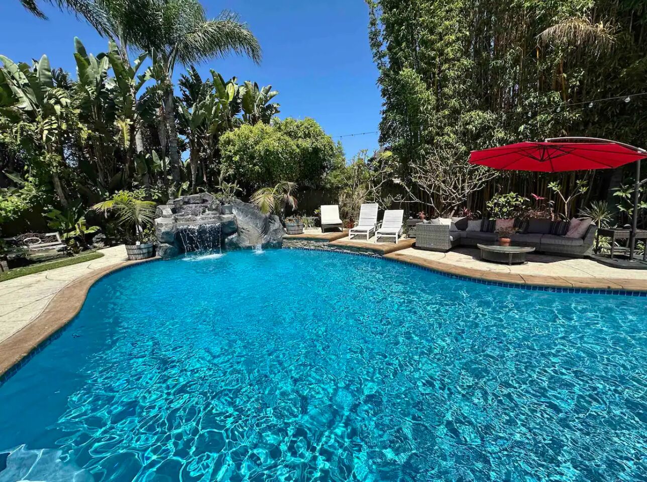 Beautiful House with a Backyard from Hawaii - New to VRBO but not to Renting out