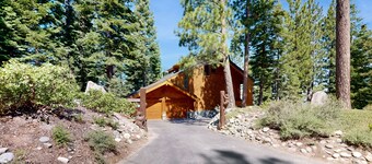 Enchanting alpine retreat near skiing with games & fireplace - dog-friendly