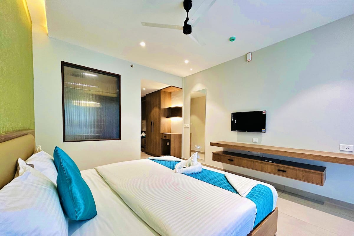 Premium bedding, down duvets, memory-foam beds, desk