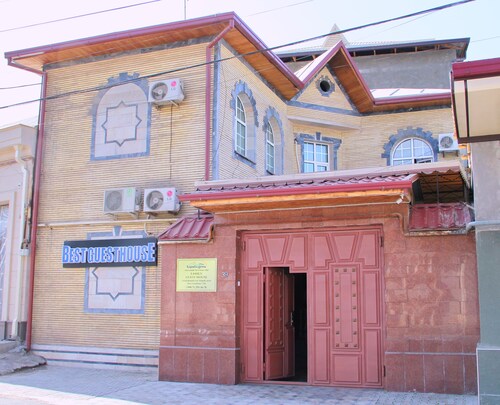 BEST GUESTHOUSE