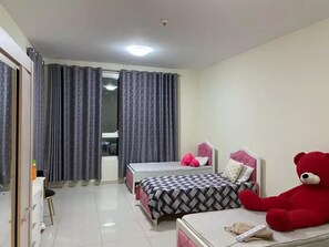 2 quartos, ferros/tábuas de passar roupa, Wi-Fi, roupa de cama