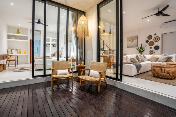 29-inch flat-screen TV with cable channels