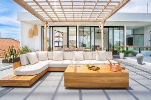 Terrace/patio - Villa Ozkar - Elegant 3 Bedroom Villa with Pool & Sunset Terrace (Canggu)