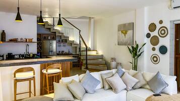 29-inch flat-screen TV with cable channels