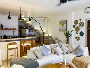 29-tums platt-tv med kabelkanaler