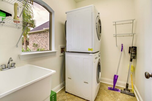 Waterfront Home 30 Mi to New Orleans w/ Boat Dock