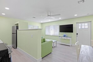 Interior - Pirates Retreat Cottage at Palmview Inn of Sanibel (Sanibel)