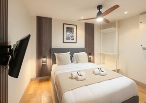 Fer et planche à repasser, lit parapluie, Wi-Fi, draps fournis