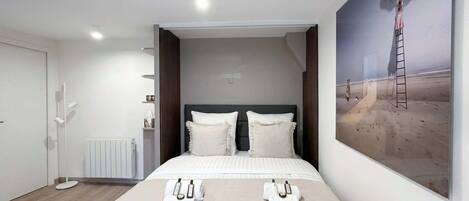 Desk, iron/ironing board, travel crib, WiFi