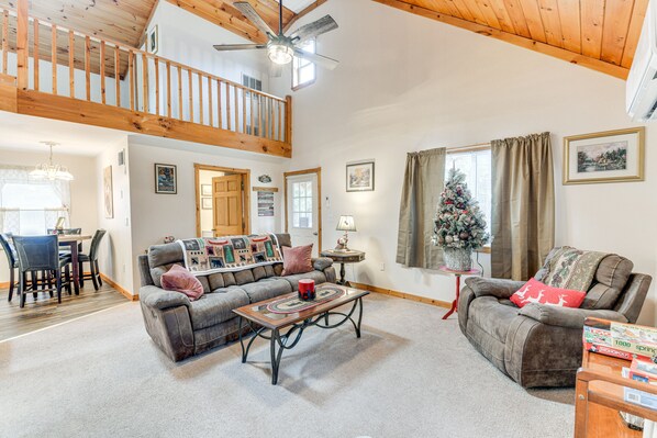 TV, fireplace, books, stereo