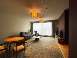 1 bedroom, in-room safe, desk, laptop workspace