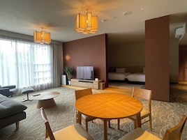 In-room safe, desk, laptop workspace, blackout drapes