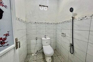 Deluxe Double Room | Bathroom