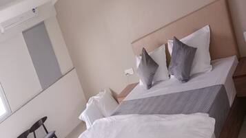 Deluxe Double Room | Desk, free WiFi
