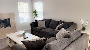 Smart TV, fireplace