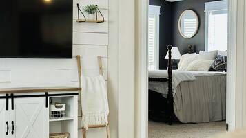 3 camere, una scrivania, ferro/asse da stiro, culla da viaggio