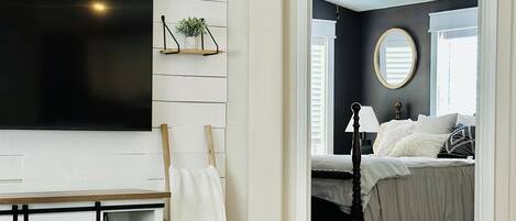 3 bedrooms, desk, iron/ironing board, travel cot