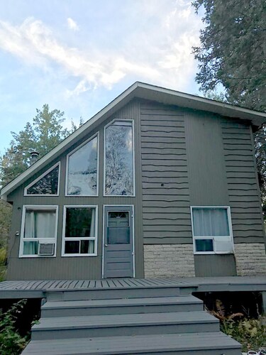 Cozy cabin located in Arnes, 5 minute walk away from the beach 