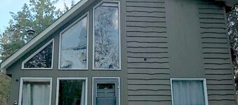 Cozy cabin located in Arnes, 5 minute walk away from the beach 