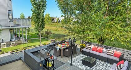 Royal Retreat King beds in Chestermere, 20min to Calgary International Airport