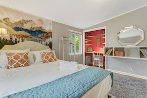 4 bedrooms, iron/ironing board, free WiFi