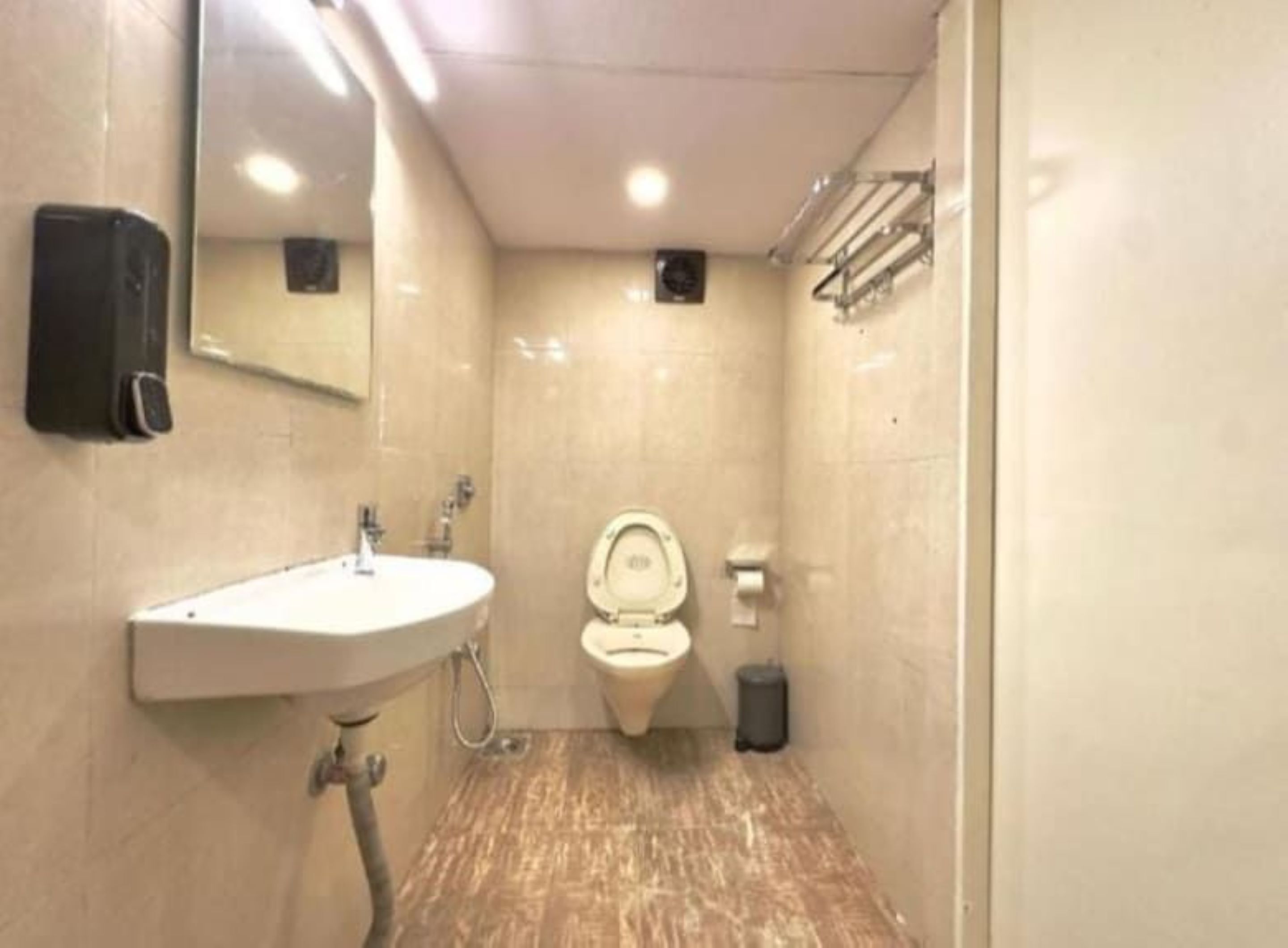 Photo - Locomo Hostel Express - Stay Work Eat