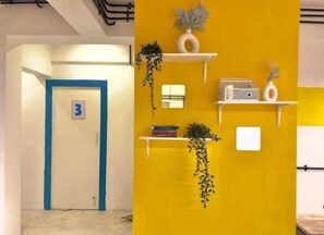 Living area - Locomo Hostel Express - Stay Work Eat (Mumbai)