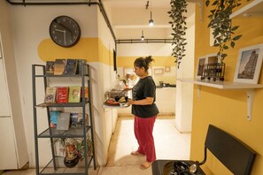 Lobby - Locomo Hostel Express - Stay Work Eat (Mumbai)