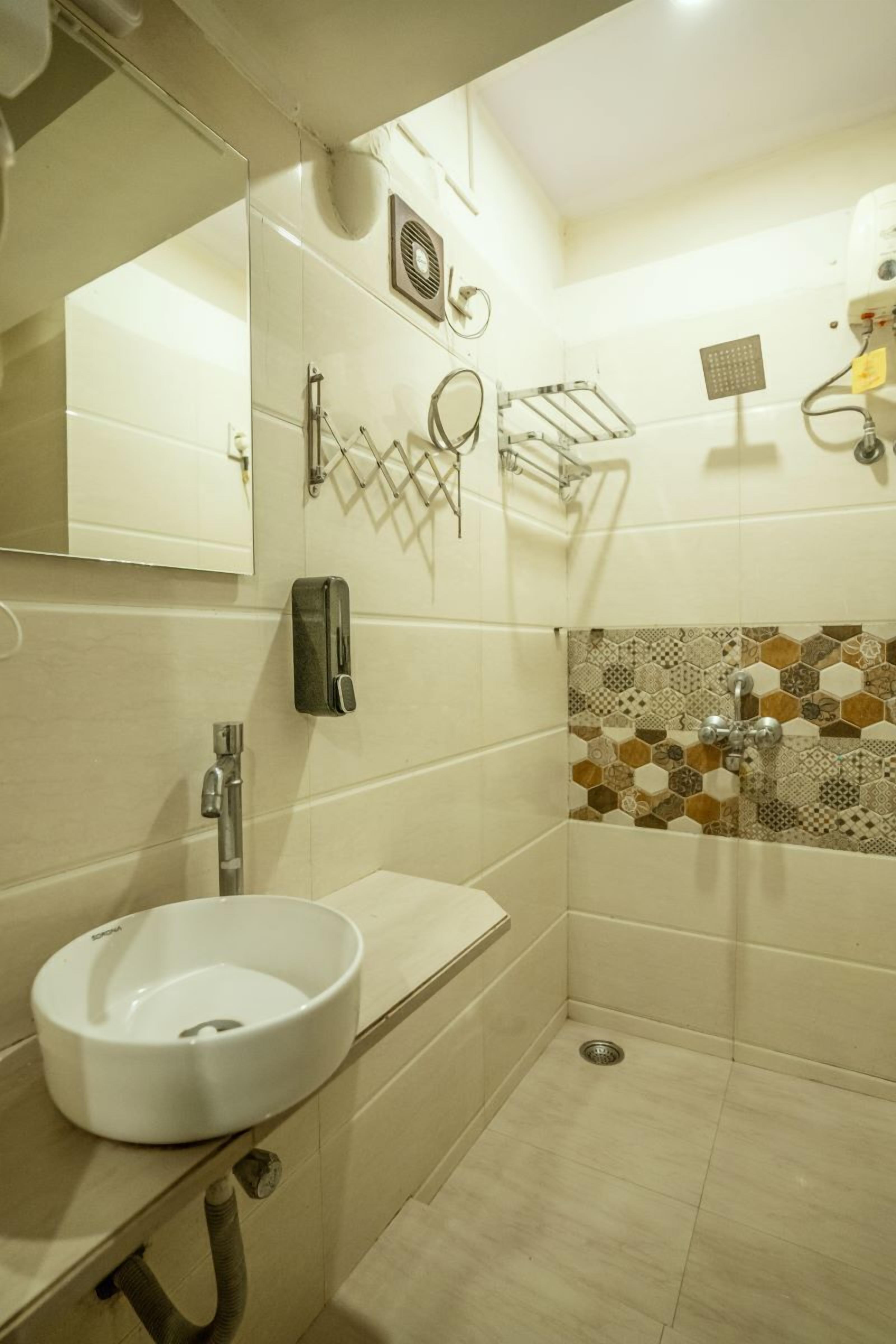 Photo - Locomo Hostel Express - Stay Work Eat