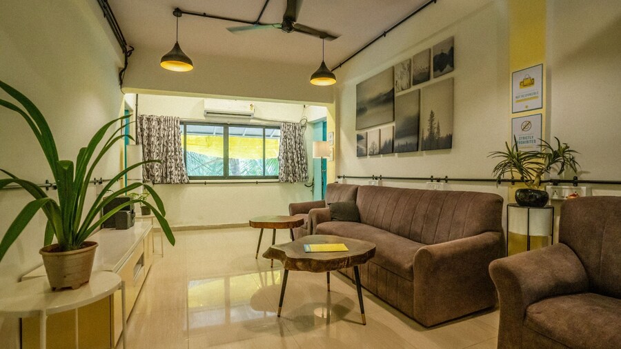 Locomo Hostel Express - Stay Work Eat