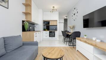 Apartment, 1 Bedroom, Balcony | Living room