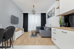Apartment, 1 Bedroom, Balcony | Living room