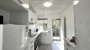 Fridge, microwave, oven, stovetop - Re Del Mar 4 Walk To Kings Beach (Kings Beach)