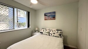 2 chambres, fer et planche à repasser, draps fournis