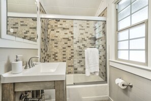 Bathroom - Green Dream (Cascade)