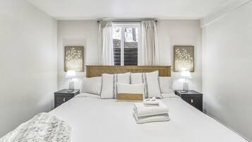 4 bedrooms, desk, laptop workspace, iron/ironing board