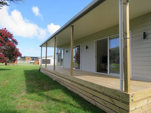 Bach @ 45 - Ninety Mile Beach a Few minutes away